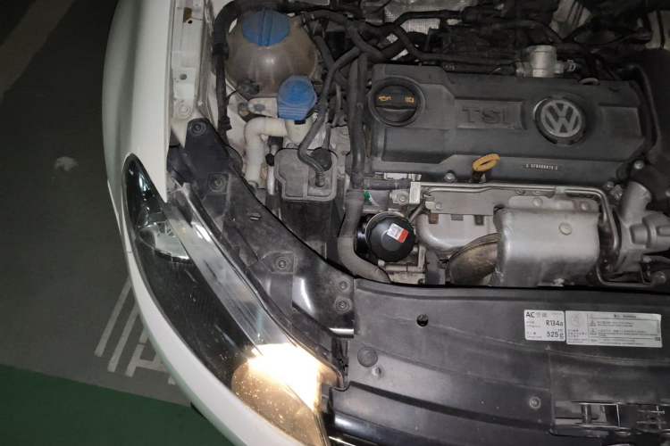 Used Volkswagen Golf 2012 1.4TSI Automatic Luxury Edition Engine Bay Right