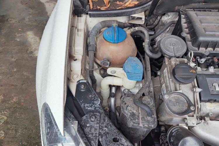 Used Volkswagen Golf 2012 1.6L Automatic Fashion Model Engine Bay Right