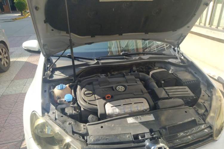Used Volkswagen Golf 2012 1.4TSI Comfort Convertible Edition Engine Bay Right