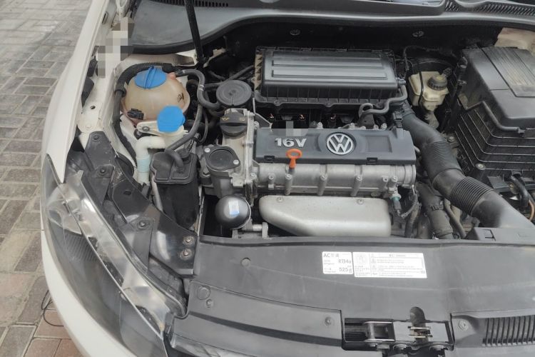 Used Volkswagen Golf 2012 1.6L Automatic Fashion Model Engine Bay Right