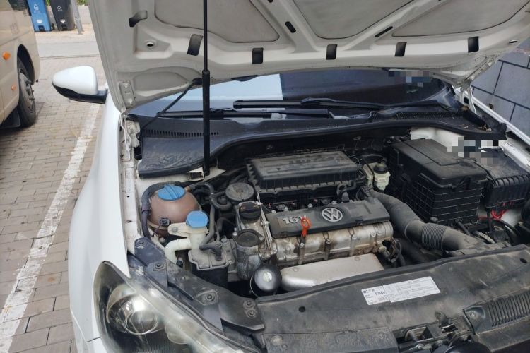 Used Volkswagen Golf 2012 1.6 Manual Comfort Edition Engine Bay Right