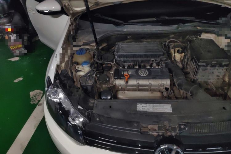 Used Volkswagen Golf 2012 1.6L Automatic Fashion Model Engine Bay Right