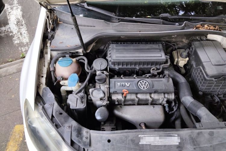 Used Volkswagen Golf 2012 1.6 Manual Comfort Edition Engine Bay Right