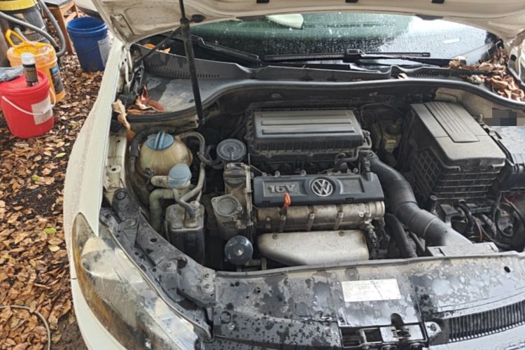 Used Volkswagen Golf 2012 1.6L Automatic Fashion Model Engine Bay Right