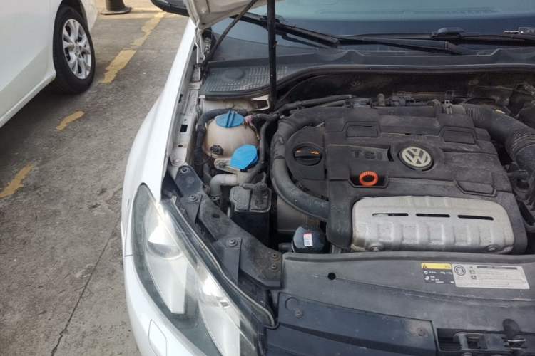 Used Volkswagen Golf 2012 1.4TSI Luxury Convertible Edition Engine Bay Right