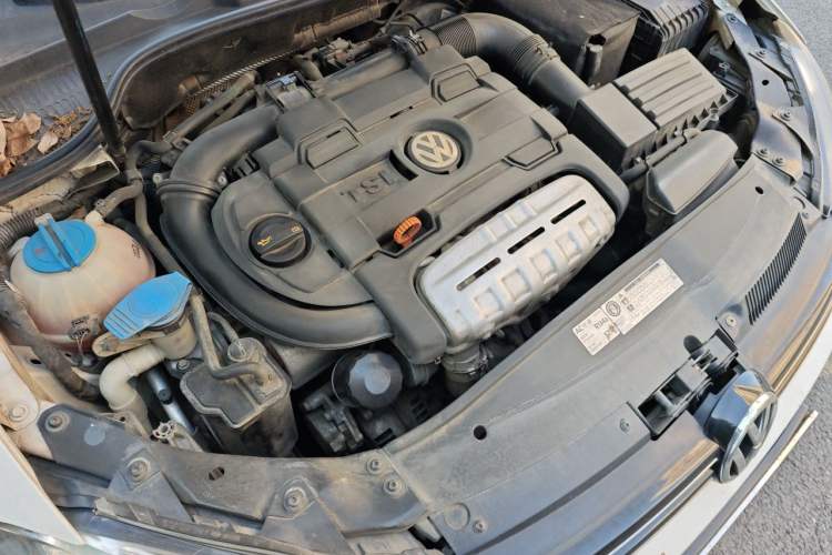 Used Volkswagen Golf 2012 1.4TSI Luxury Convertible Edition Engine Bay Right