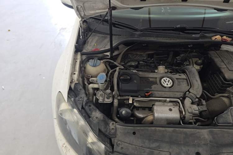 Used Volkswagen Golf 2012 1.4 TSI Automatic Comfort Edition Engine Bay Right