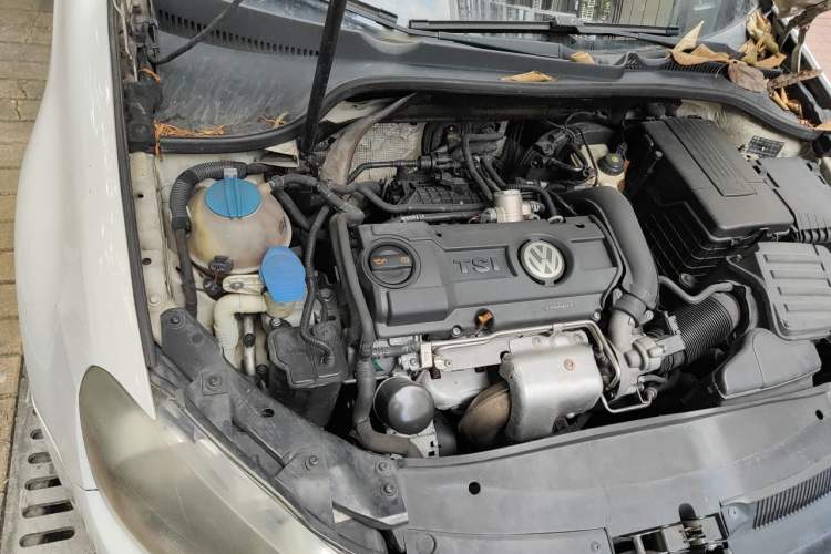 Used Volkswagen Golf 2012 1.4 TSI Automatic Comfort Edition Engine Bay Right