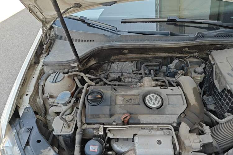 Used Volkswagen Golf 2012 1.4 TSI Automatic Comfort Edition Engine Bay Right