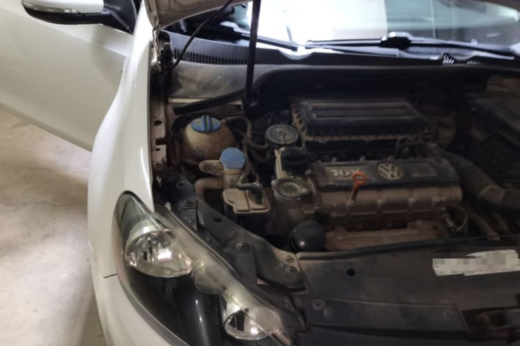 Used Volkswagen Golf 2012 1.6L Automatic Comfort Model Engine Bay Right