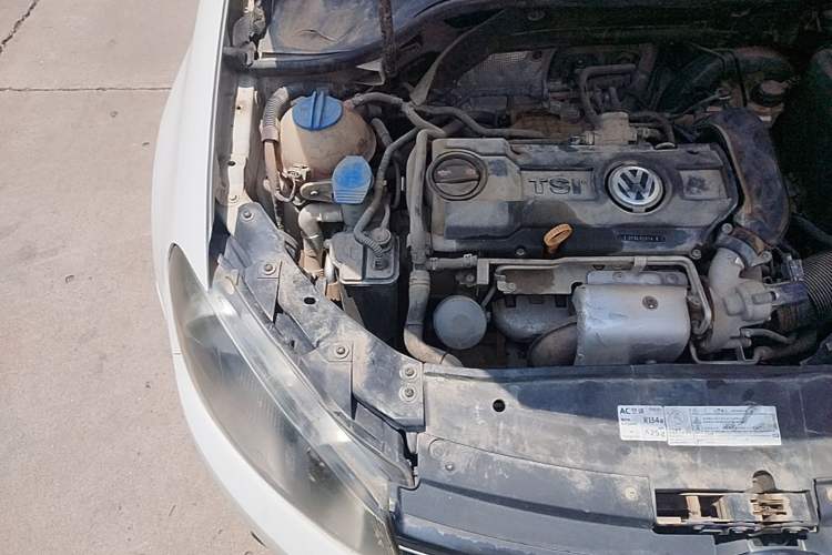 Used Volkswagen Golf 2012 1.4 TSI Manual Comfort Edition Engine Bay Right