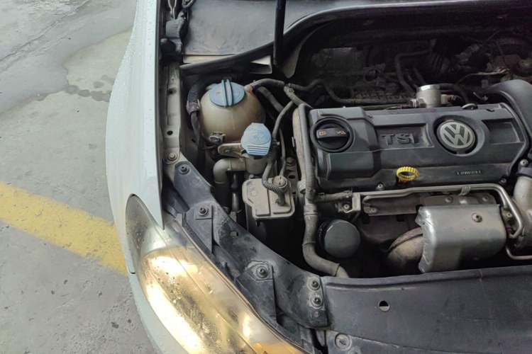 Used Volkswagen Golf 2012 1.4 TSI Automatic Comfort Edition Engine Bay Right