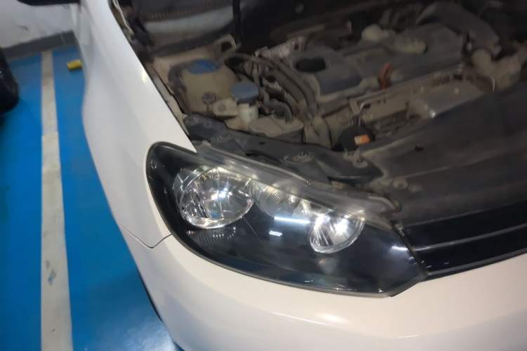 Used Volkswagen Golf 2012 1.4 TSI Automatic Comfort Edition Engine Bay Right