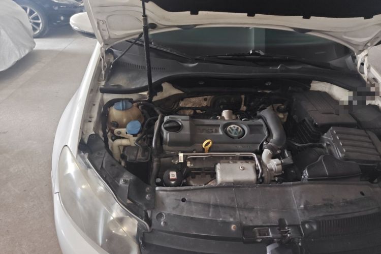 Used Volkswagen Golf 2012 1.4TSI Automatic Luxury Edition Engine Bay Right