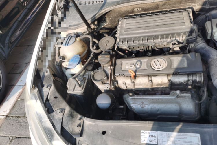 Used Volkswagen Golf 2012 1.6 Manual Comfort Edition Engine Bay Right