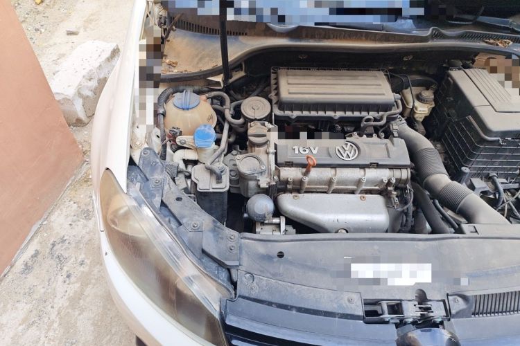 Used Volkswagen Golf 2012 1.6 Manual Comfort Edition Engine Bay Right