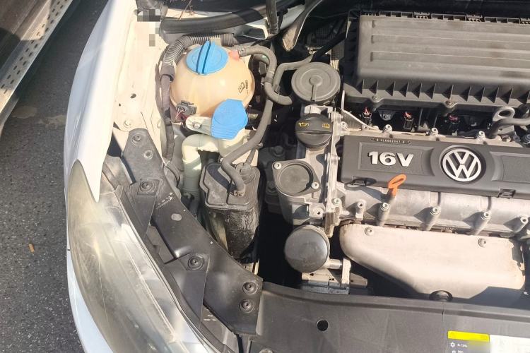 Used Volkswagen Golf 2012 1.6L Automatic Fashion Model Engine Bay Right