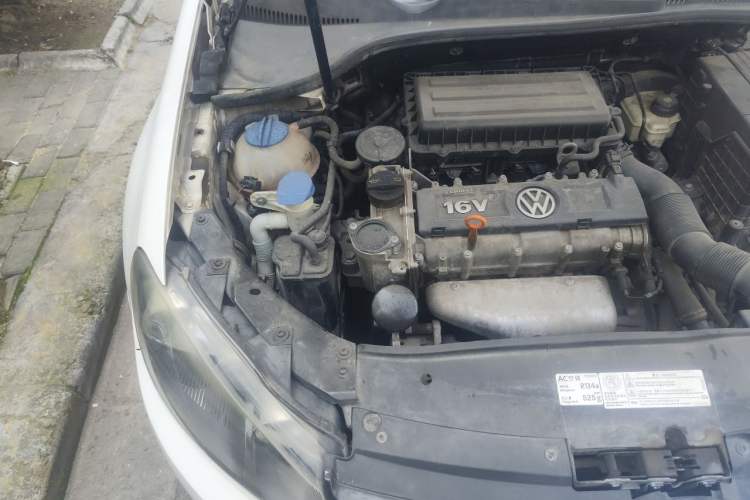 Used Volkswagen Golf 2012 1.6L Automatic Comfort Model Engine Bay Right