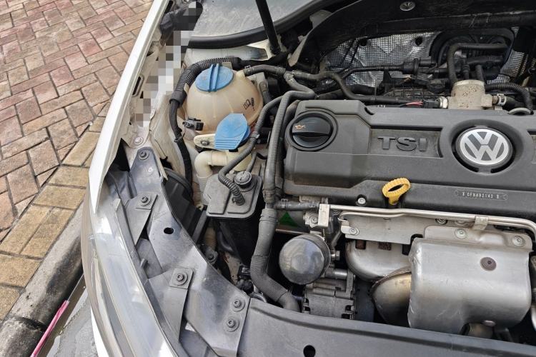 Used Volkswagen Golf 2012 1.4 TSI Automatic Comfort Edition Engine Bay Right