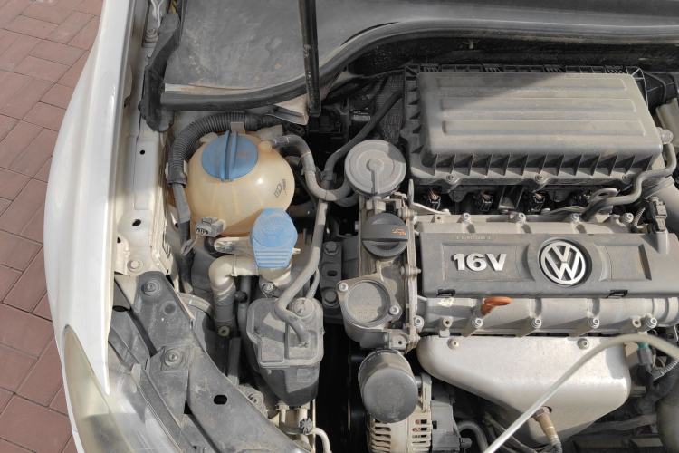 Used Volkswagen Golf 2012 1.6 Manual Comfort Edition Engine Bay Right