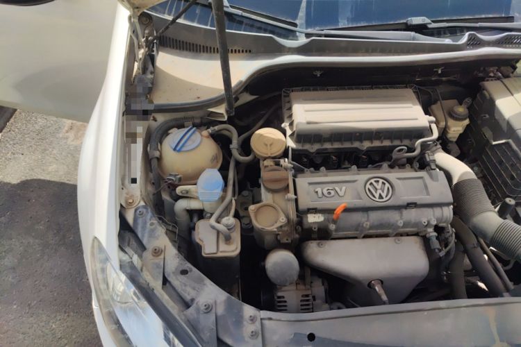 Used Volkswagen Golf 2012 1.6 Manual Comfort Edition Engine Bay Right