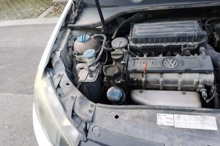 Used Volkswagen Golf 2012 1.6L Automatic Fashion Model Engine Bay Right
