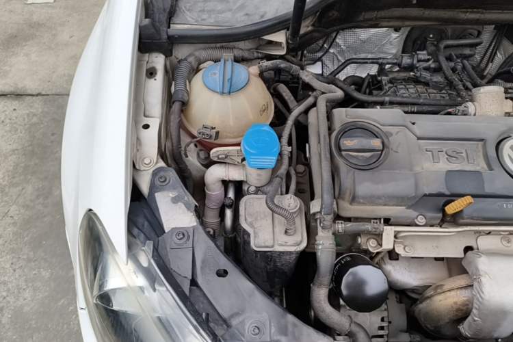 Used Volkswagen Golf 2012 1.4 TSI Automatic Comfort Edition Engine Bay Right