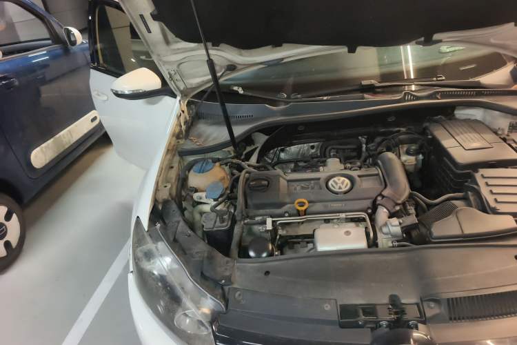 Used Volkswagen Golf 2012 1.4 TSI Automatic Comfort Edition Engine Bay Right