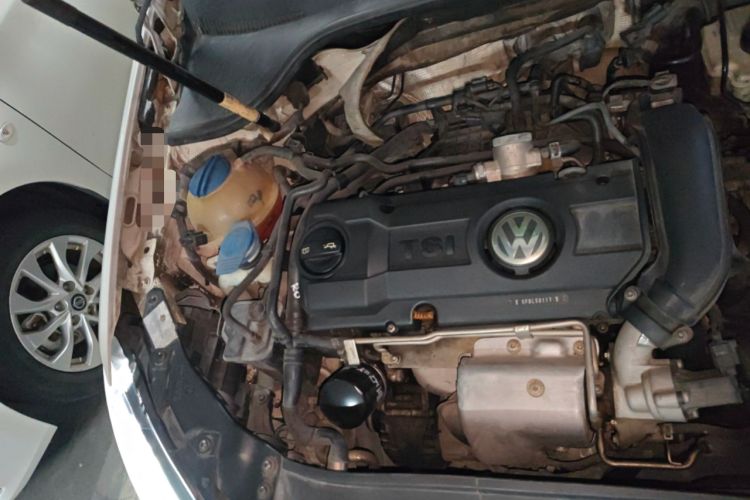 Used Volkswagen Golf 2012 1.4 TSI Automatic Comfort Edition Engine Bay Right