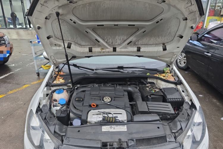 Used Volkswagen Golf 2012 1.4TSI Luxury Convertible Edition Engine Bay