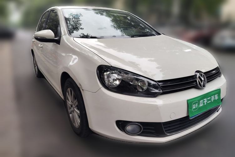 Used Volkswagen Golf 2012 1.6L Automatic Fashion Model Front Right 45 Deg