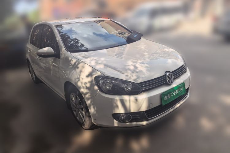 Used Volkswagen Golf 2012 1.6L Automatic Fashion Model Front Right 45 Deg