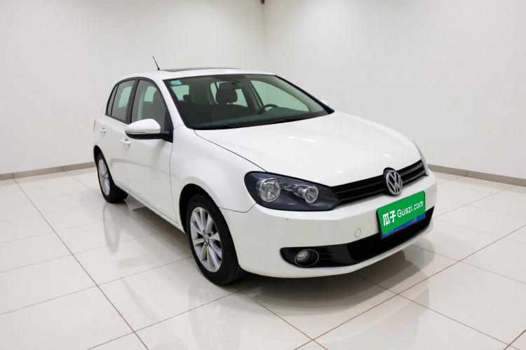 Used Volkswagen Golf 2012 1.6L Automatic Comfort Model Front Right 45 Deg