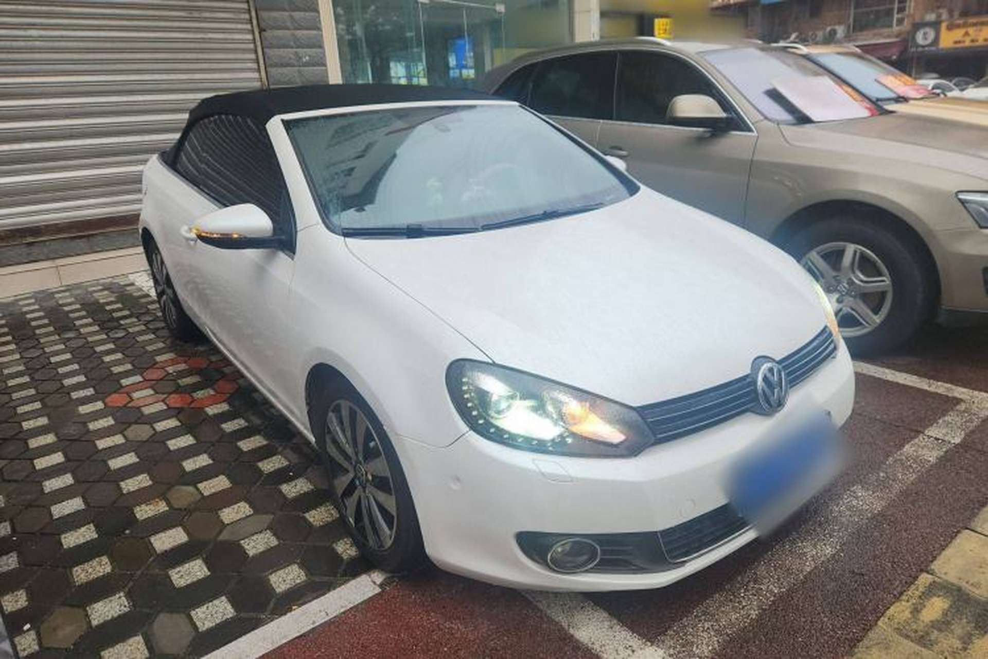 Used Volkswagen Golf 2012 1.4TSI Luxury Convertible Edition Front Right 45 Deg
