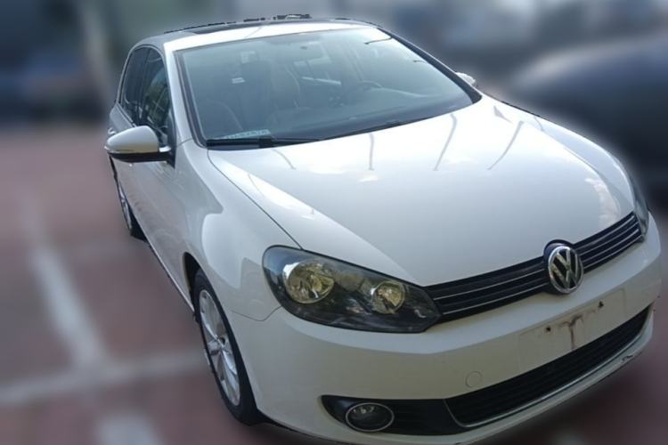 Used Volkswagen Golf 2012 1.6L Automatic Comfort Model Front Right 45 Deg