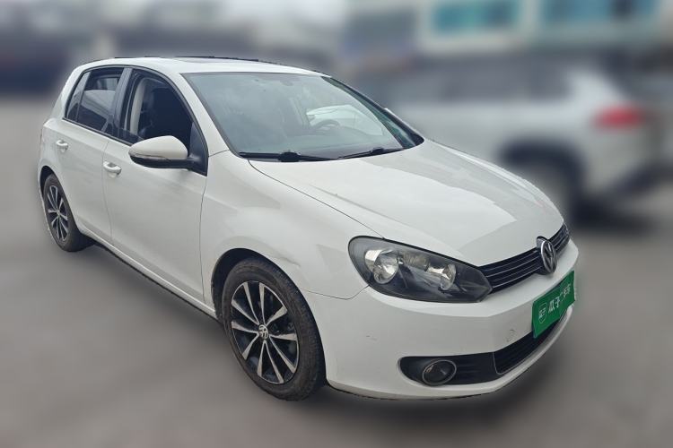 Used Volkswagen Golf 2012 1.4TSI Automatic Luxury Edition Front Right 45 Deg