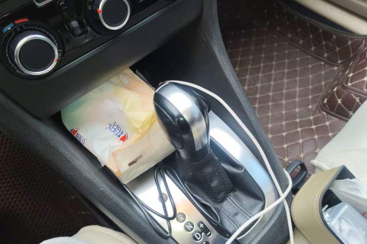 Used Volkswagen Golf 2012 1.6L Automatic Comfort Model Gear Lever