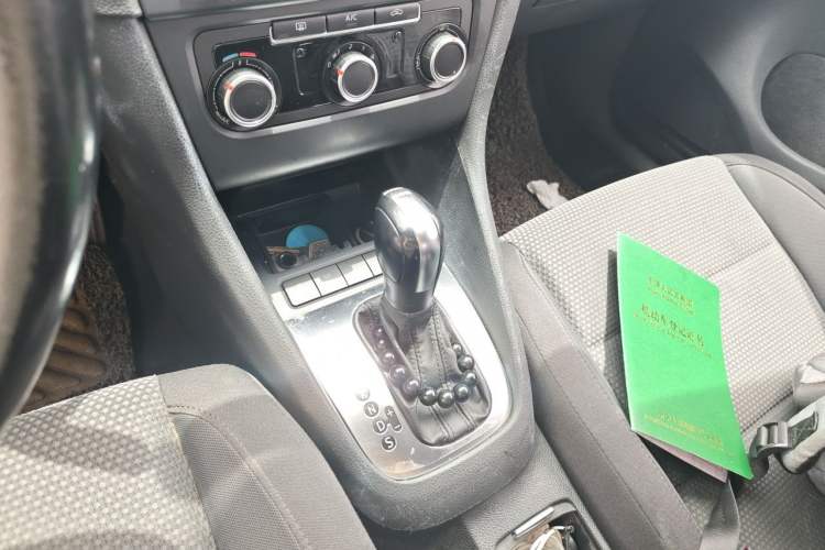 Used Volkswagen Golf 2012 1.4 TSI Automatic Comfort Edition Gear Lever