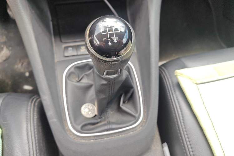 Used Volkswagen Golf 2012 1.4 TSI Manual Comfort Edition Gear Lever