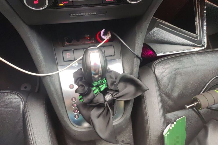 Used Volkswagen Golf 2012 1.4TSI Comfort Convertible Edition Gear Lever