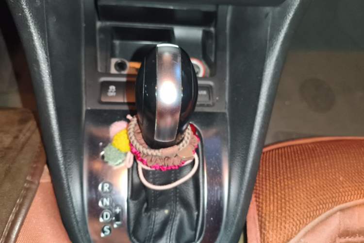 Used Volkswagen Golf 2012 1.6L Automatic Comfort Model Gear Lever