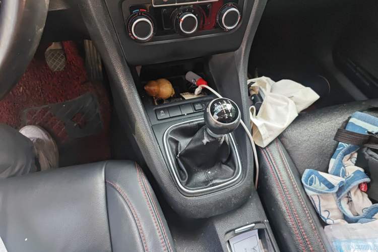 Used Volkswagen Golf 2012 1.4 TSI Manual Comfort Edition Gear Lever