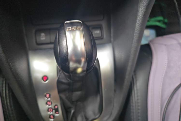 Used Volkswagen Golf 2012 1.4 TSI Automatic Comfort Edition Gear Lever
