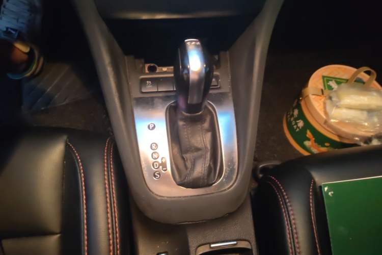 Used Volkswagen Golf 2012 1.4 TSI Automatic Comfort Edition Gear Lever