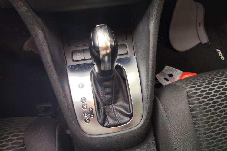 Used Volkswagen Golf 2012 1.6L Automatic Fashion Model Gear Lever