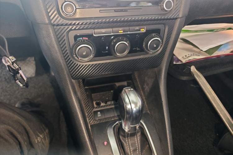 Used Volkswagen Golf 2012 1.4 TSI Automatic Comfort Edition Gear Lever