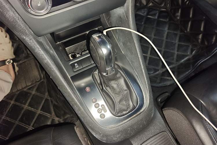Used Volkswagen Golf 2012 1.4 TSI Automatic Comfort Edition Gear Lever