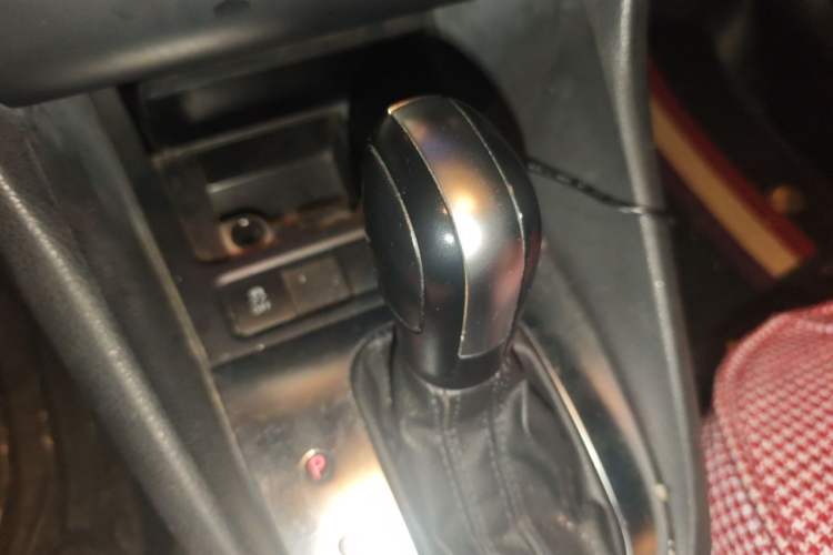 Used Volkswagen Golf 2012 1.6L Automatic Comfort Model Gear Lever