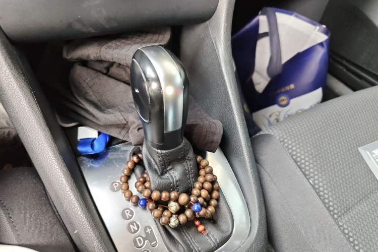 Used Volkswagen Golf 2012 1.6L Automatic Comfort Model Gear Lever