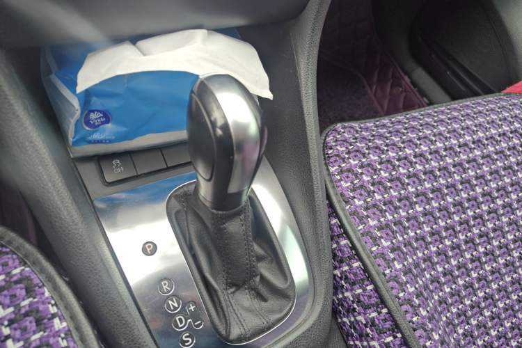 Used Volkswagen Golf 2012 1.6L Automatic Comfort Model Gear Lever